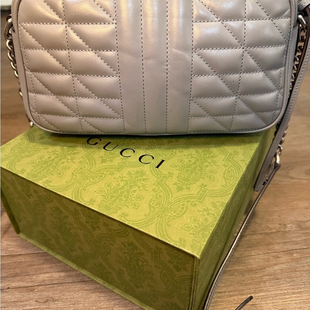 Gucci Marmont Small Camera Bag - Picture 5 of 8